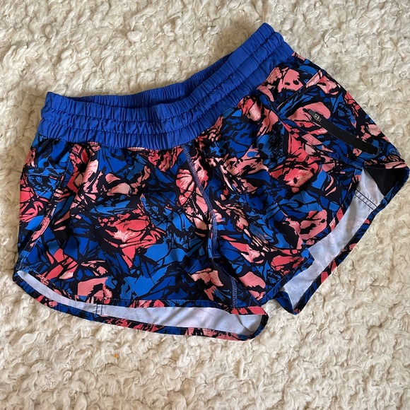 lululemon athletica Pants - SOLD ⭐️ Lululemon Tracker Short
